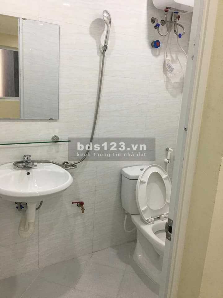 Bán ccmn đường Hoàng Cầu 6 tầng thang máy, 18 phòng, diện tích 98m, Giá 9.9 tỷ