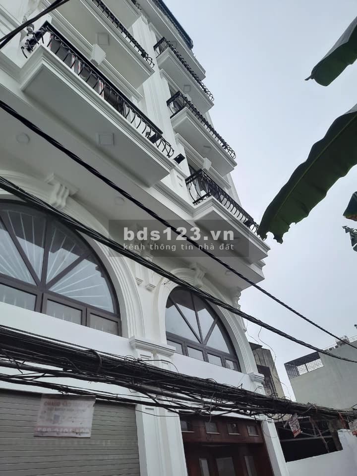 Siêu Phẩm Nhà 5 Tầng Mới Đẹp Thiết Kế Hiện Đại Ô Tô Vào Ra Phố Bát Khối Long Biên