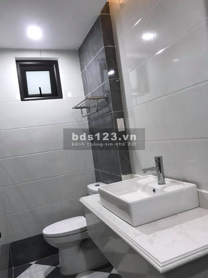 Chính chủ cần bán nhà tự xây ở Quan Hoa, Cầu Giấy, 7 phòng ngủ 2 giếng trời