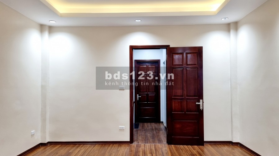 Bán nhà phân lô Ngụy Như Kom Tum 100mx4T MT 4.2 m oto tránh vỉa hè Thanh Xuân 0783559922