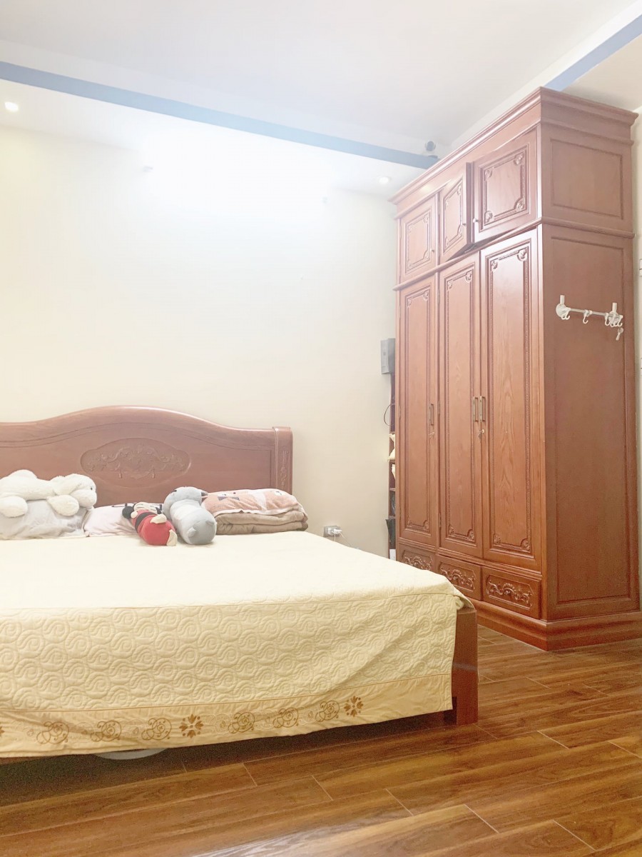 Bán nhà Lĩnh Nam, Hoàng Mai, 30m2 x 4 tầng nhỉnh 2 tỷ, 3 ngủ ở ngay LH 0944267031