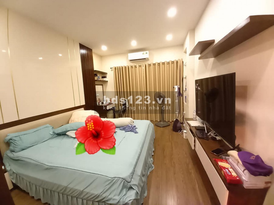 Ở VIP Hoàng Quốc Việt, Cầu Giấy 60m2, 5 tầng, giá 7 tỷ x