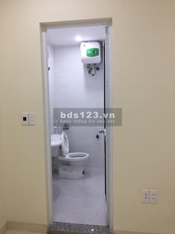 Bán ccmn đường Hoàng Cầu 6 tầng thang máy, 18 phòng, diện tích 98m, Giá 9.9 tỷ