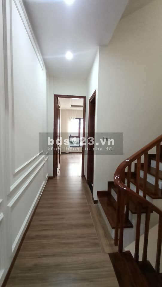 Nhỉnh 7 tỷ nhà đẹp khu Vip Cầu giấy, dt 57m2, 5 tầng, nhà mới đẹp long lanh