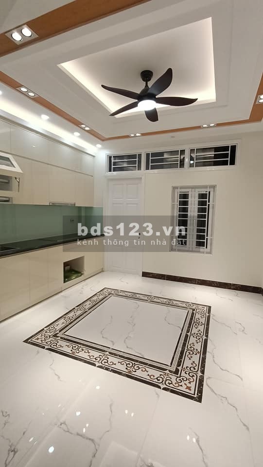 Nhỉnh 7 tỷ nhà đẹp khu Vip Cầu giấy, dt 57m2, 5 tầng, nhà mới đẹp long lanh