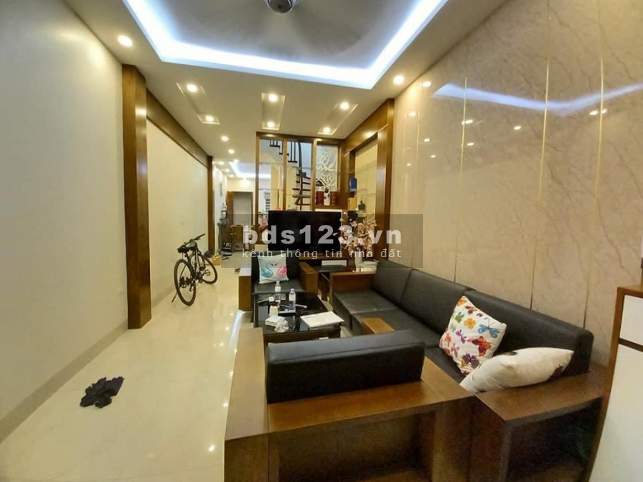 Ở VIP Hoàng Quốc Việt, Cầu Giấy 60m2, 5 tầng, giá 7 tỷ x