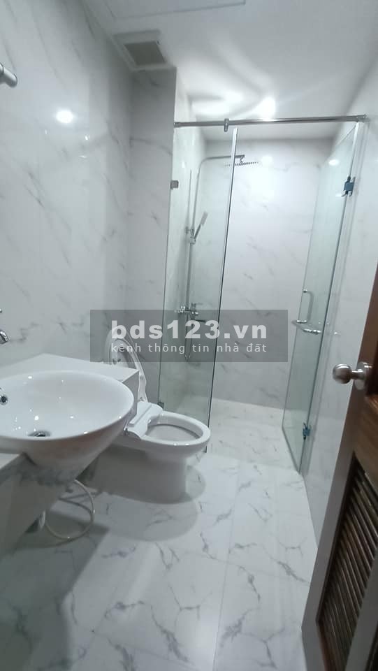 Nhỉnh 7 tỷ nhà đẹp khu Vip Cầu giấy, dt 57m2, 5 tầng, nhà mới đẹp long lanh