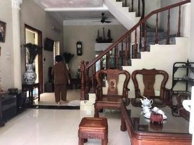 Nhà có view đẹp, trước mặt là hồ Quán Nhân, của hiềm, 4 tầng đúc kiên cố