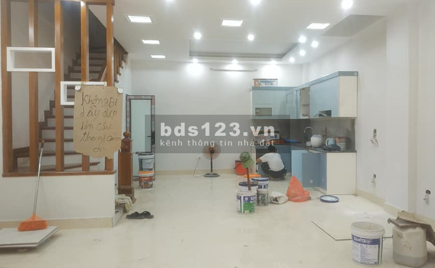 40M phố, lô góc mặt tiền siêu rộng, Hoàng Quốc Việt 50m2x5t, giá 5.75 tỷ T.Phương: 0941111357