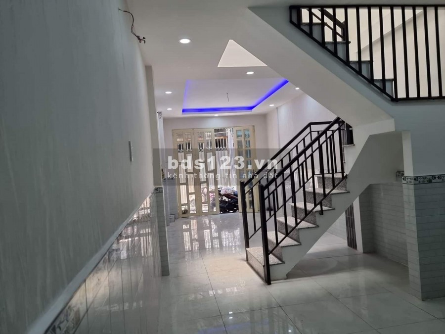 Chỉ 5.5 tỷ, trung tâm Quận 1 đường Võ Văn Kiệt phường Cầu Kho dt 34m2 sát mặt tiền