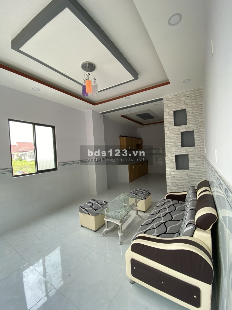 Tôi Đang Cần Bán Căn Nhà Gần Cầu Lớn 4x9 Giá Chỉ 600 Triệu, Sổ Riêng
