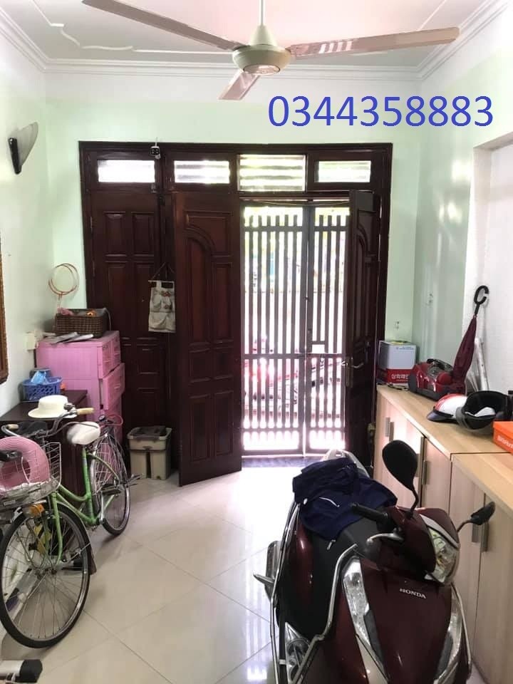 Nhà đẹp trung tâm Quận Cầu Giấy, dt 38m2, 5 tầng, giá nhỉnh 4 tỷ