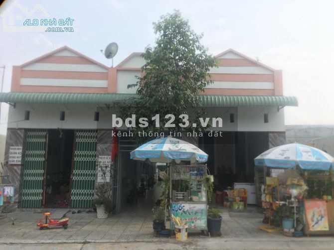 Kinh doanh thua lỗ cần bán gấp 16 phòng trọ khu công nghiệp, sổ hồng, thổ cư 100%, dân ở đông