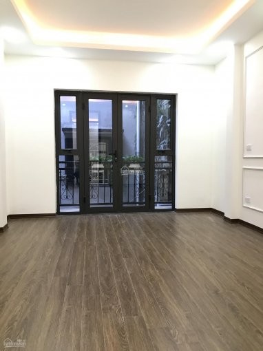 Bán nhà Lê Duẩn, Đống Đa. 70m2, MT 5.3m, giá 4.5 tỷ.