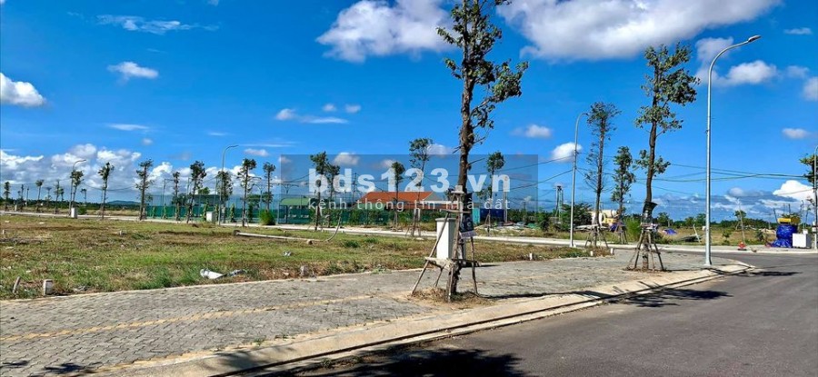 Bán đất đường Phạm Văn Đồng (DT624), giá đầu tư, sổ đỏ sẵn,gần TT chợ chùa