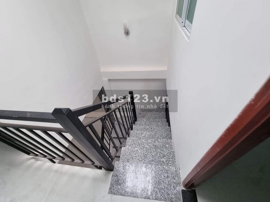 Chỉ 5.5 tỷ, trung tâm Quận 1 đường Võ Văn Kiệt phường Cầu Kho dt 34m2 sát mặt tiền