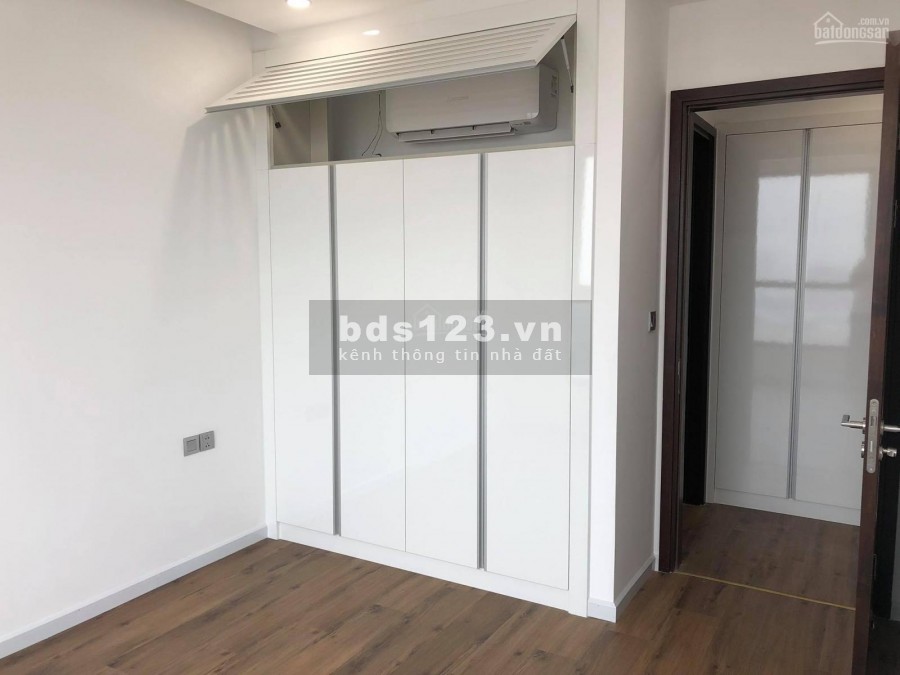 Chính chủ cần bán gấp cc 6th Element, 3 pn, 2 wc, dt 109m2, hướng Bắc view Starlake cực đẹp