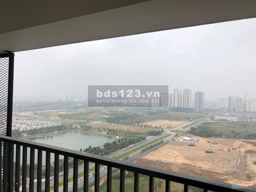 Chính chủ cần bán gấp cc 6th Element, 3 pn, 2 wc, dt 109m2, hướng Bắc view Starlake cực đẹp