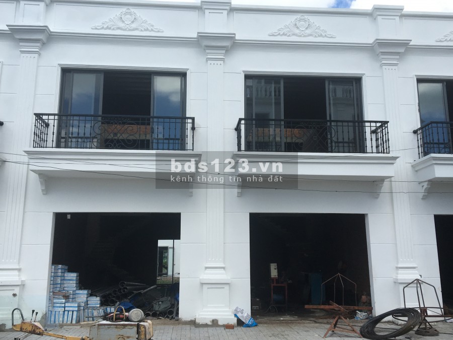 (Còn 2 căn) Nhà 1 trệt 1 lầu xây mới, ngay chợ Thới Lai, lộ 12m