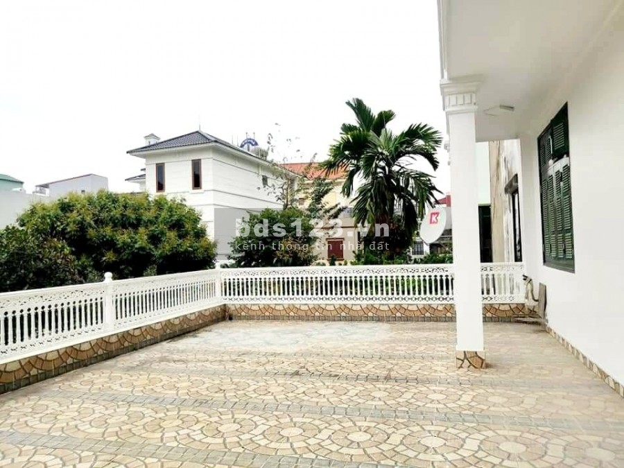 Biệt thự kđt Văn khê, mặt tiền đường lớn, đẹp nguy nga, thang máy nội thất sang trọng