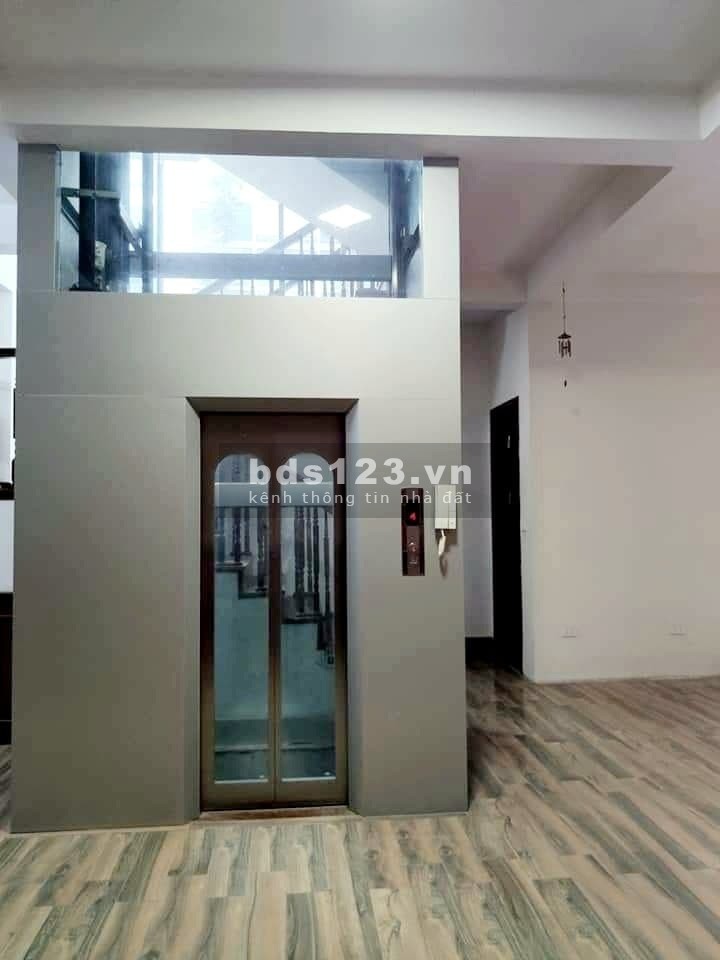 Biệt thự kđt Văn khê, mặt tiền đường lớn, đẹp nguy nga, thang máy nội thất sang trọng
