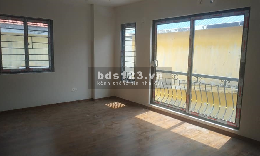 40M phố, lô góc mặt tiền siêu rộng, Hoàng Quốc Việt 50m2x5t, giá 5.75 tỷ T.Phương: 0941111357