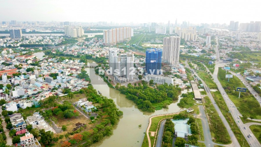 Căn hộ 3 pn, dt 101m2, ban công rộng, view sông Sài Gòn, Landmark nội thất cao cấp