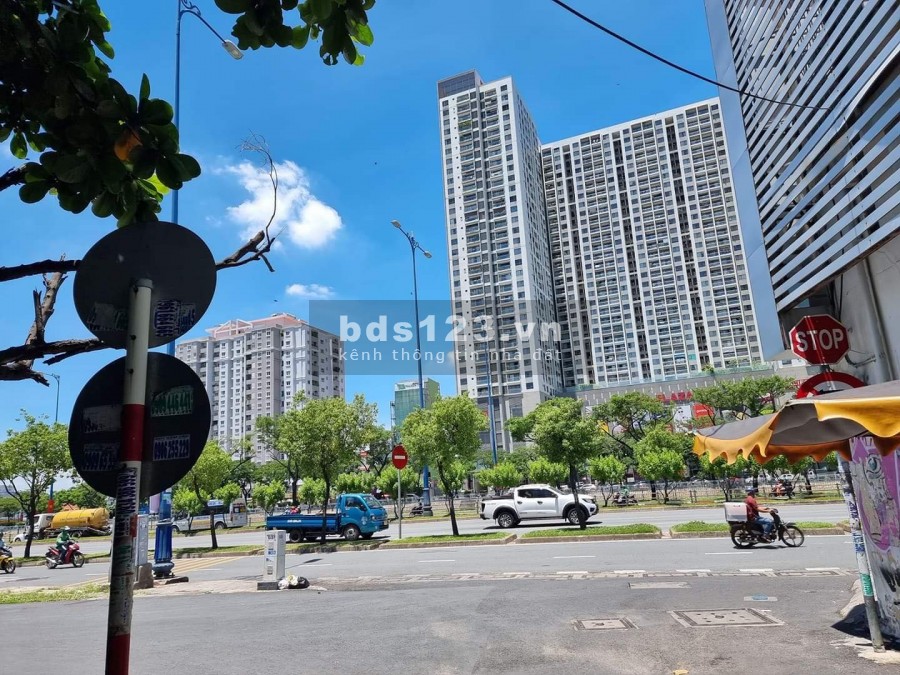 Chỉ 5.5 tỷ, trung tâm Quận 1 đường Võ Văn Kiệt phường Cầu Kho dt 34m2 sát mặt tiền