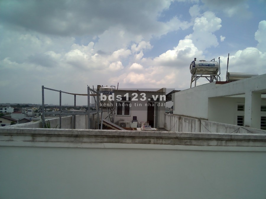 Cấn bán gấp nhà đường số 2 ô tô quay đầu ngang 5m, 4 tầng kiên cố, ô tô vào tận cửa, ngủ trong nhà