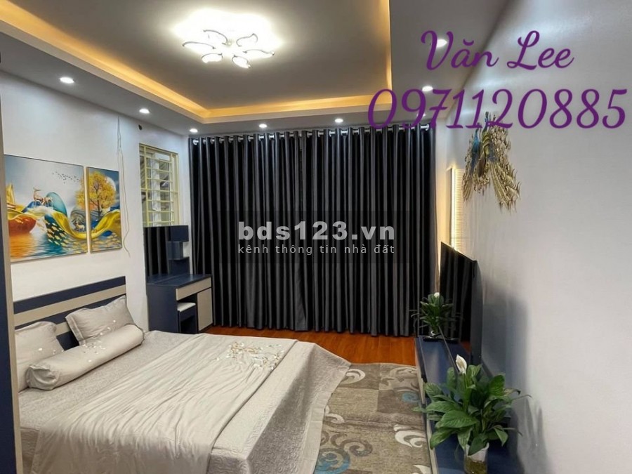 Cần bán gấp nhà Trương Định, dt 37m2, giá 3X tỷ, liên hệ chính chủ