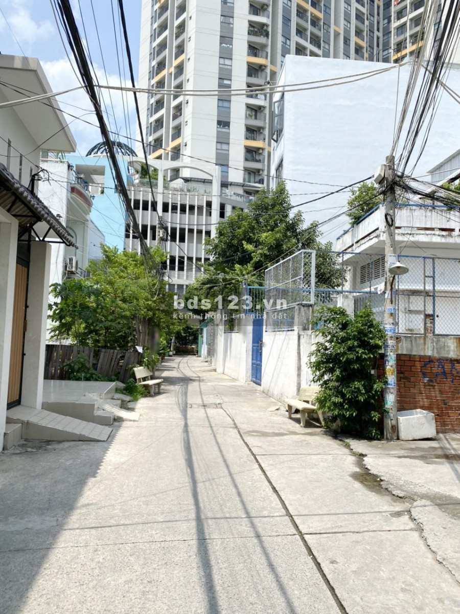Nhà (4*21.7m/2 tầng) hẻm 373 Bùi Minh Trực phường 6 Quận 8