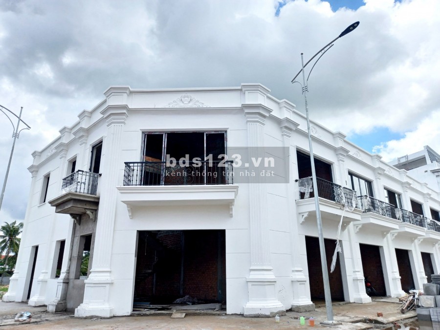 (Còn 2 căn) Nhà 1 trệt 1 lầu xây mới, ngay chợ Thới Lai, lộ 12m