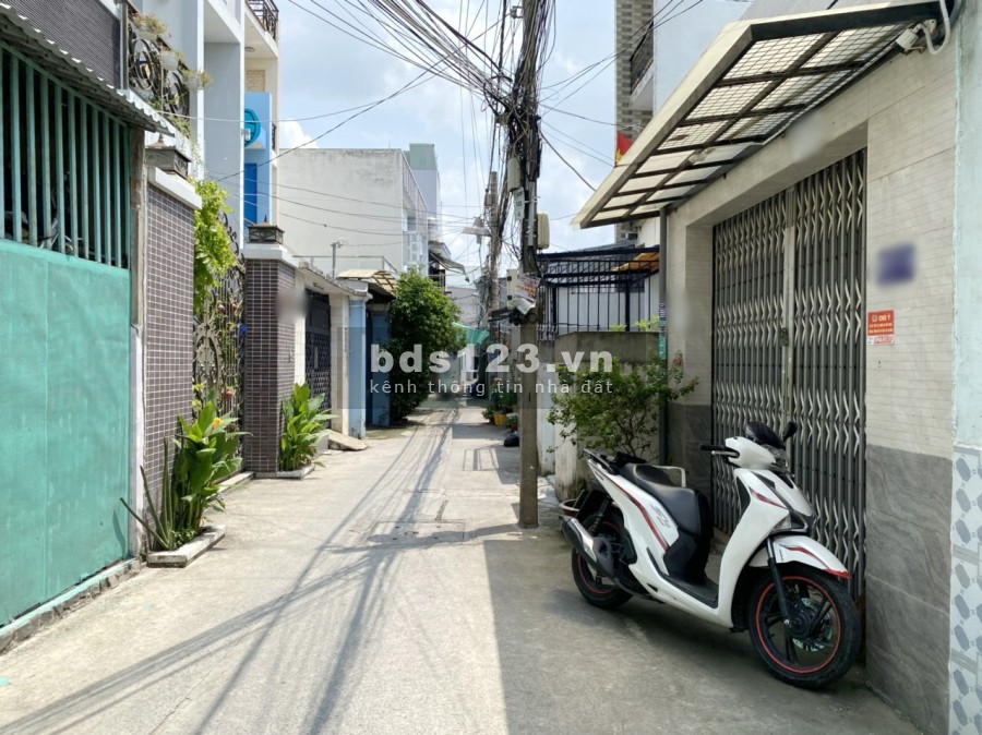 Nhà (4*21.7m/2 tầng) hẻm 373 Bùi Minh Trực phường 6 Quận 8