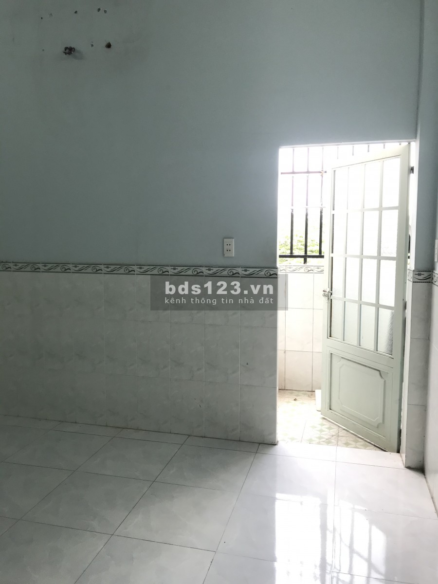 Cần bán nhà gấp Vĩnh Lộc B giá 2 tỷ, huyện Bình Chánh, 2 tầng