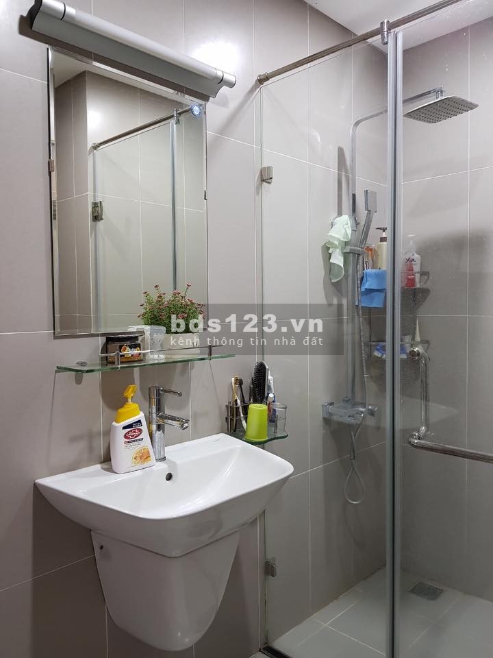 Bán nhanh căn 2 ngủ 70m2 ở FLC Complex 36 Phạm Hùng giá 2.2 tỷ( full đồ).