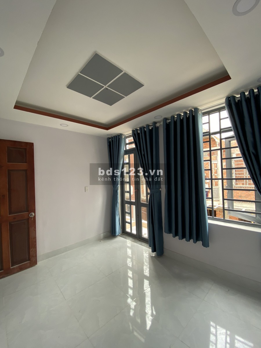 Tôi Đang Cần Bán Căn Nhà Gần Cầu Lớn 4x9 Giá Chỉ 600 Triệu, Sổ Riêng