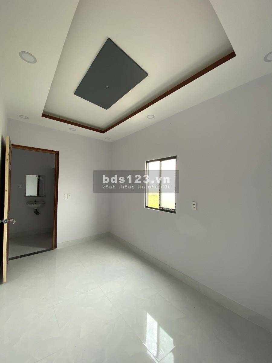 Tôi Đang Cần Bán Căn Nhà Gần Cầu Lớn 4x9 Giá Chỉ 600 Triệu, Sổ Riêng