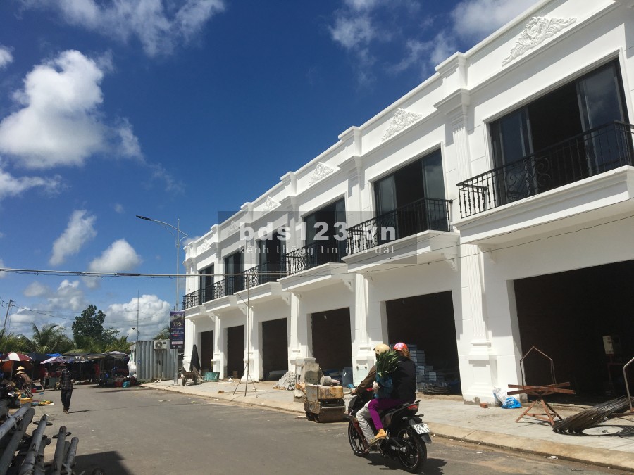 (Còn 2 căn) Nhà 1 trệt 1 lầu xây mới, ngay chợ Thới Lai, lộ 12m