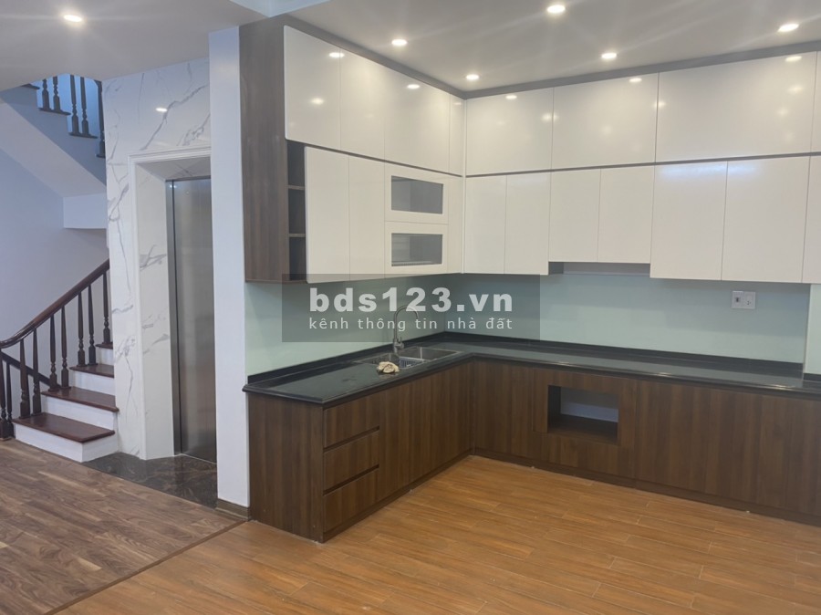 Bán nhà liền kề Đền Lừ kinh doanh ô tô tránh dt 70m2 6 tầng