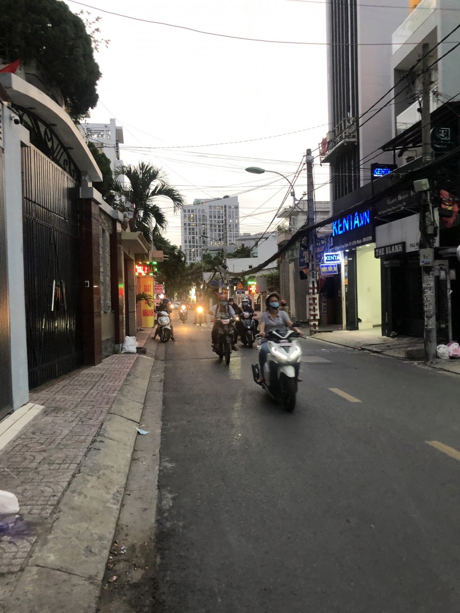 Cần bán nhà mặt tiền Bình Thạnh căn góc 5m x15m 1 trệt 2 lầu nhà mới