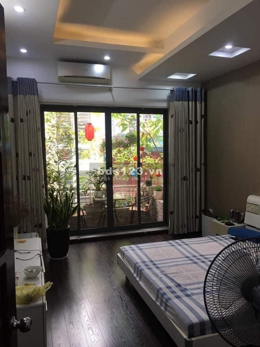 Chính chủ bán nhà phố Triều Khúc, khu phân lô, ngõ ô tô, nhà đẹp, dt 53m2 4 tầng Giá 7.6 tỷ