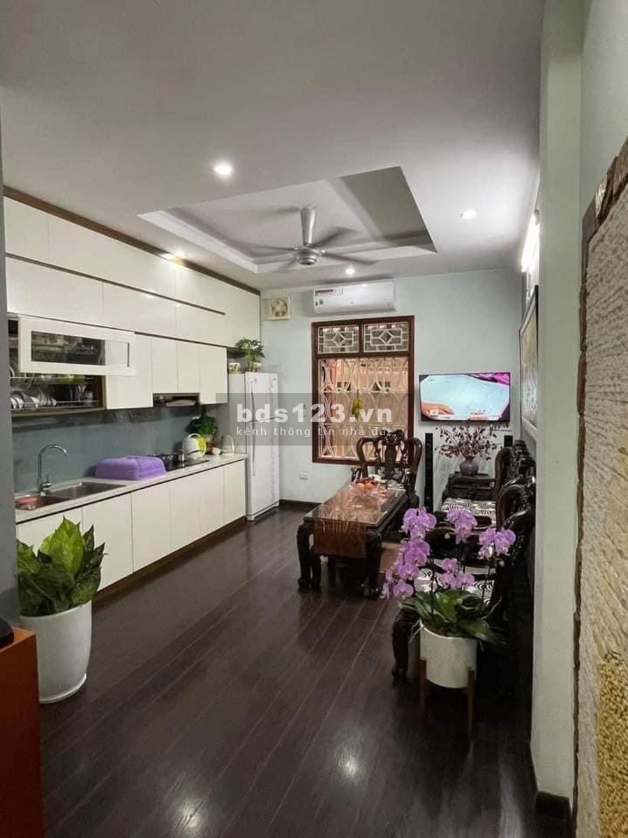 Chính chủ bán nhà phố Triều Khúc, khu phân lô, ngõ ô tô, nhà đẹp, dt 53m2 4 tầng Giá 7.6 tỷ
