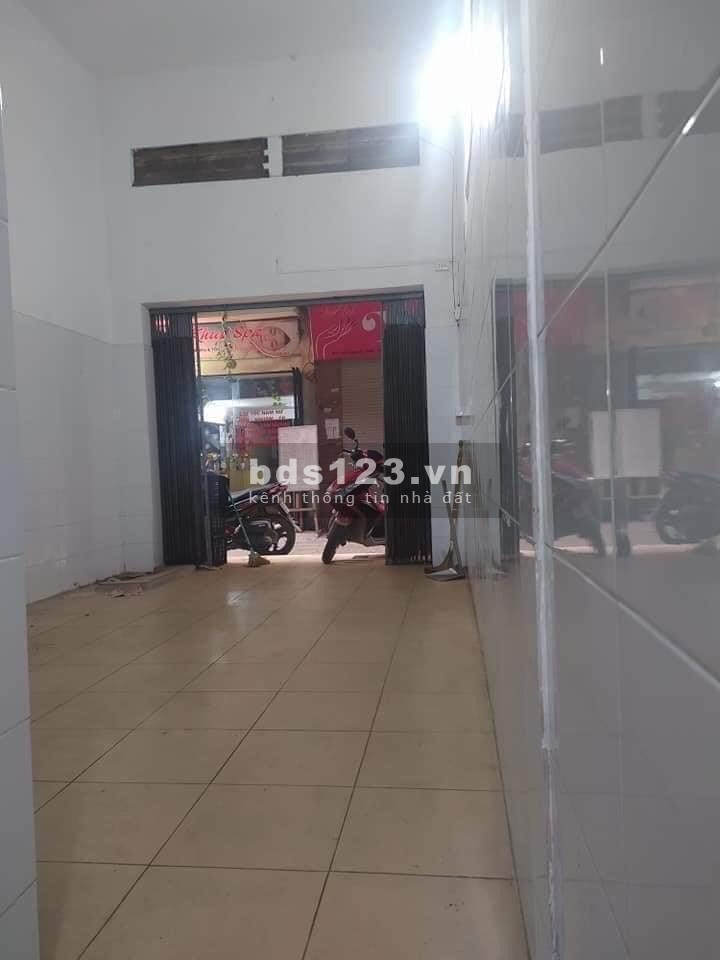 Bán nhà ngõ 477 Nguyễn Trãi, diện tích 31m2, 2 tầng, mặt tiền 3,4m, giá 3,95 tỷ