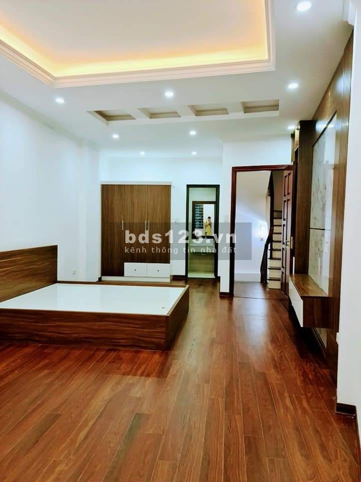 Bán nhà Quận Thanh Xuân, nhà góc 2 mặt tiền đẹp, mặt ngõ ô tô tránh, kinh doanh tốt
