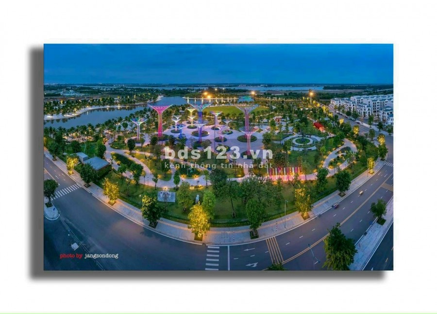 Bán nhà phố Manhattan tại Vinhomes Grand Park vị trí cực đẹp hỗ trợ vay ngân hàng 80% ân hạn gốc lãi 2 năm.LH 0363583647