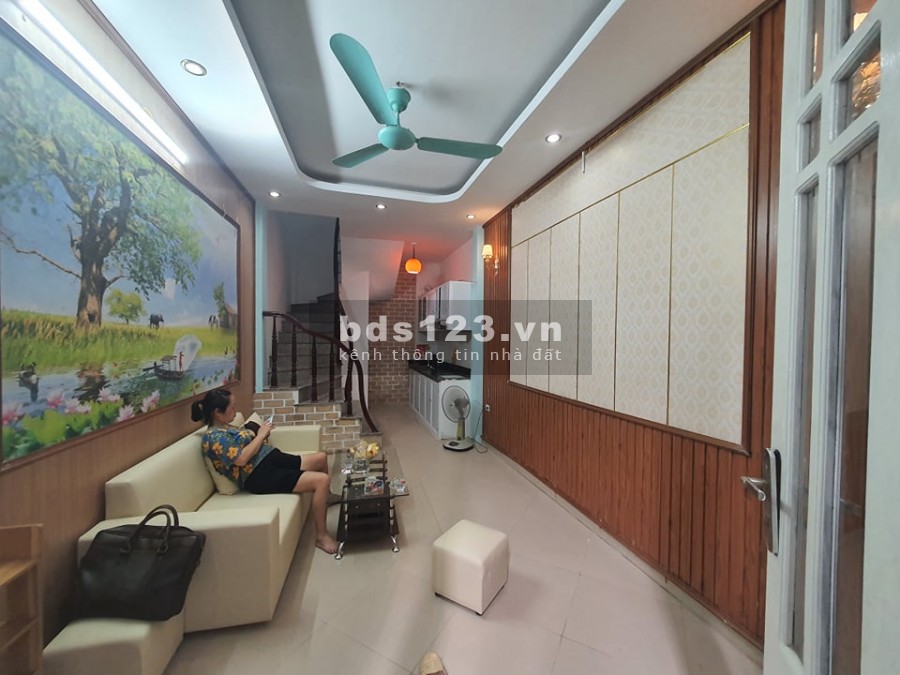 Bán nhà Trương Định 27mx5T chắc chắn, giá 2.45 tỷ lh 0916010180