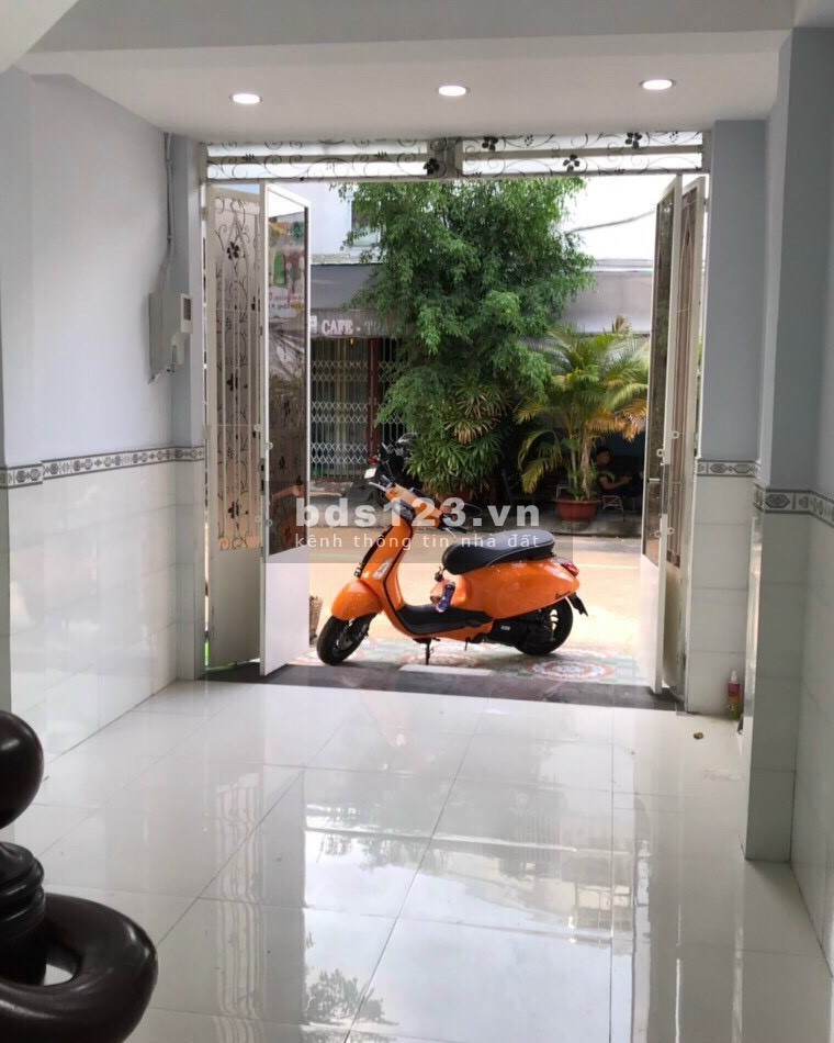 1 tỷ 94 nhà hẻm lớn kinh doanh, Ni Sư Huỳnh Liên, 12m2, mt 3m, Tân Bình