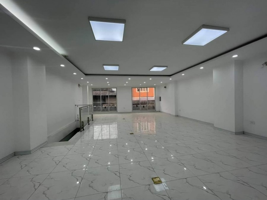 View Hồ, View Sông, Bán Nhà mặt Phố Nghi Tàm, 6 Tầng, DT 121m, MT6.1m, Giá 48.7 Tỷ.