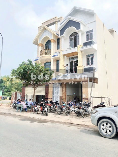 Lô đất đối diện bệnh viện Chợ Rẫy 2, Bình Chánh diện tích 85m2 tìm chủ