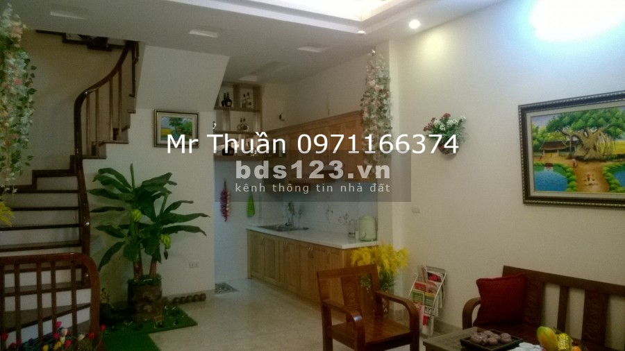 Bán nhà đẹp ngõ 2 Hoàng Quốc Việt, Cầu Giấy 50m2 xây 5 tầng giá 3.6 tỷ,mới xây